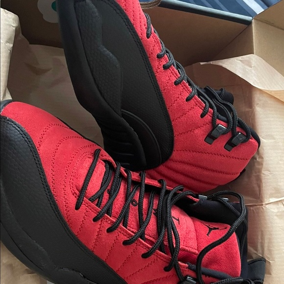 Jordan 12 - Picture 3 of 3